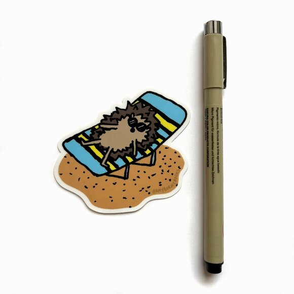 Sunbathing Hedgehog diecut vinyl sticker - Picture 4 of 4